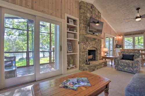 The Hycove Hyco Lake Getaway With Boat Dock!