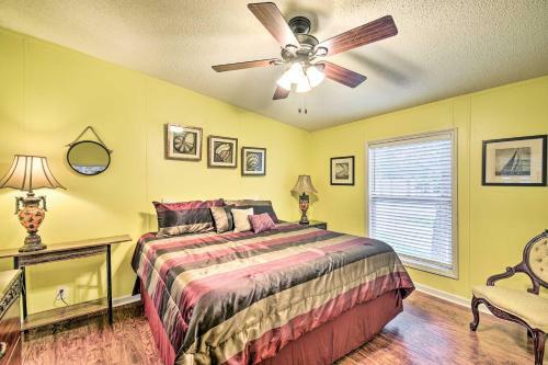 Charming Supply Home Less Than 2 Mi To Holden Beach!