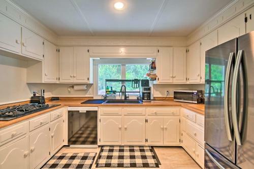 Artsy Southern Pines Home About 1 Mi To Downtown!