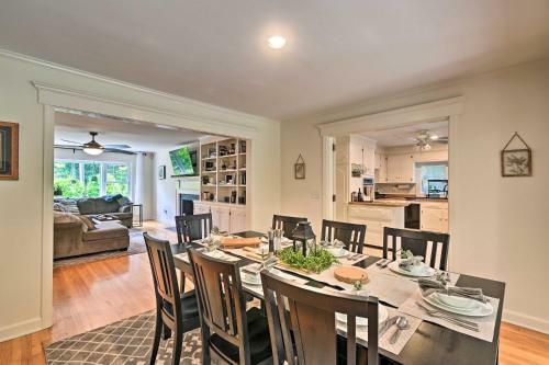 Artsy Southern Pines Home About 1 Mi To Downtown!