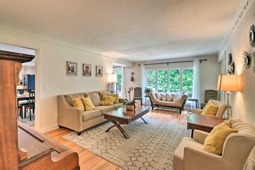 Artsy Southern Pines Home About 1 Mi To Downtown!