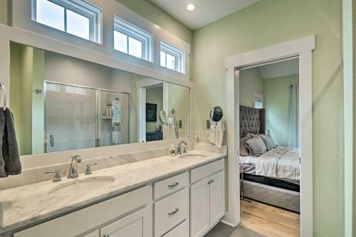 Stylish Southern Pines Home With Screened Porch