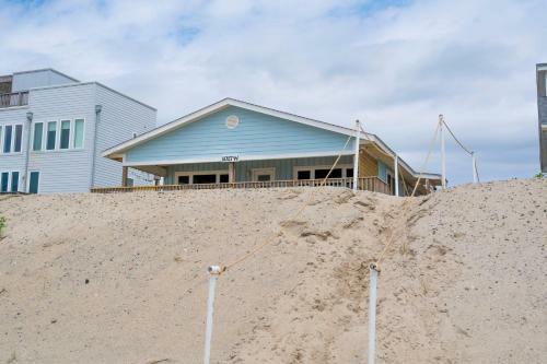 Admiral's Quarters By Oak Island Accommodations