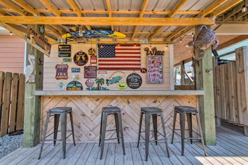 Surf City Escape With 6 Decks Steps From Beach