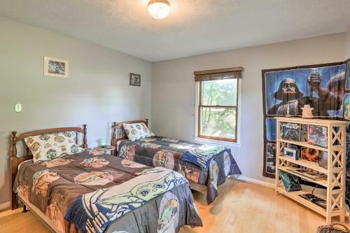 Charming Leicester Home With Deck And Gas Grill!