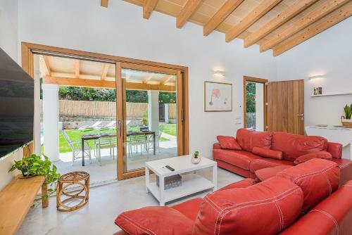 Villa With Pool Near The Beach, Mar Clara