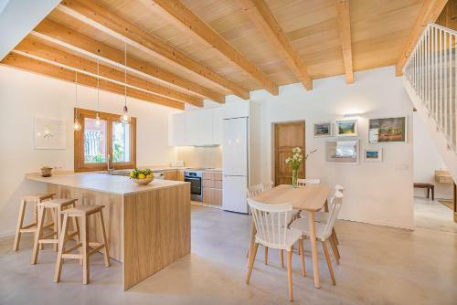 Villa With Pool Near The Beach, Mar Clara