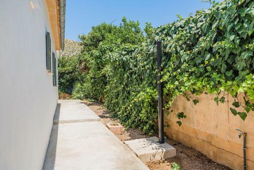 Villa With Pool Near The Beach, Mar Clara