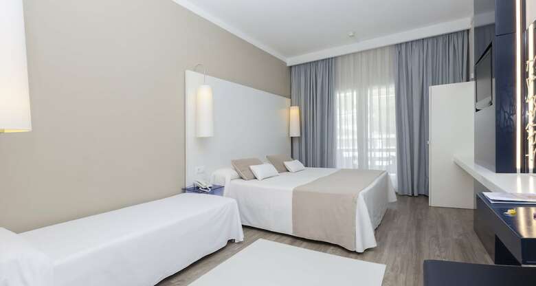 Canyelles Playa Hotel