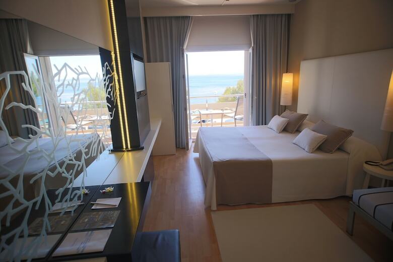 Canyelles Playa Hotel