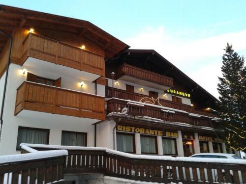 Hotel Bucaneve