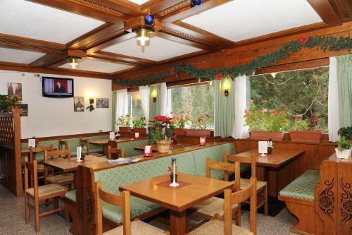 Hotel Bucaneve