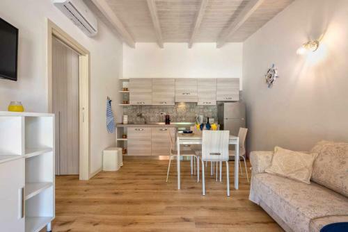Residenza Antoniana Villa Scirocco Per 4 Persone A Ridosso Della Spiaggia
