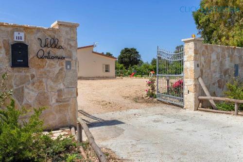 Residenza Antoniana Villa Scirocco Per 4 Persone A Ridosso Della Spiaggia