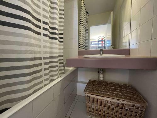 Apartamento Studio La Rochelle, 1 Pi�ce, 2 Personnes - Fr-1-246-628