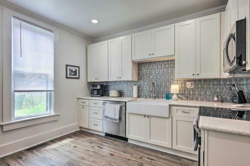 Pet-friendly Greenville Home With Private Yard