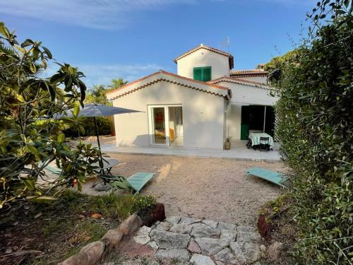 Tita - Villa Immersa Nel Verde A 300 M Dal Mare