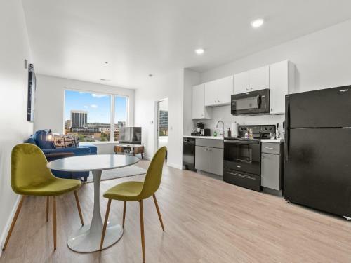 Apartamento Brand New Downtown Condo Steps From Nightlife- 417