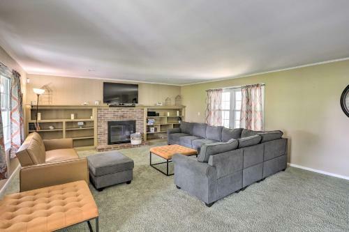 Charming Milan Home About 10 Mi To Sandusky!