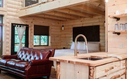 Skyview Treehouse A By Amish Country Lodging