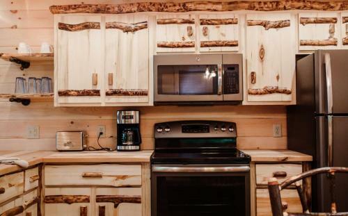 Skyview Treehouse A By Amish Country Lodging