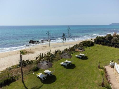 Charming Villa By The Sea With Private Pool, Personal Chef And Service Staff
