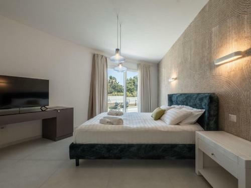 Charming Villa By The Sea With Private Pool, Personal Chef And Service Staff
