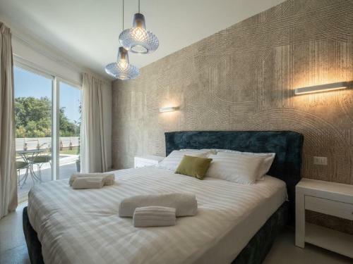Charming Villa By The Sea With Private Pool, Personal Chef And Service Staff