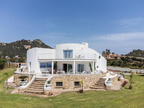Charming Villa By The Sea With Private Pool, Personal Chef And Service Staff