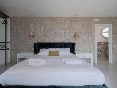 Charming Villa By The Sea With Private Pool, Personal Chef And Service Staff