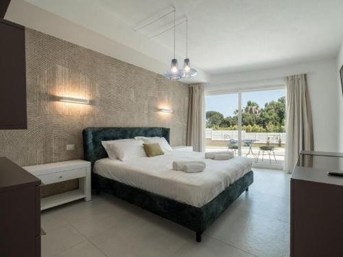 Charming Villa By The Sea With Private Pool, Personal Chef And Service Staff