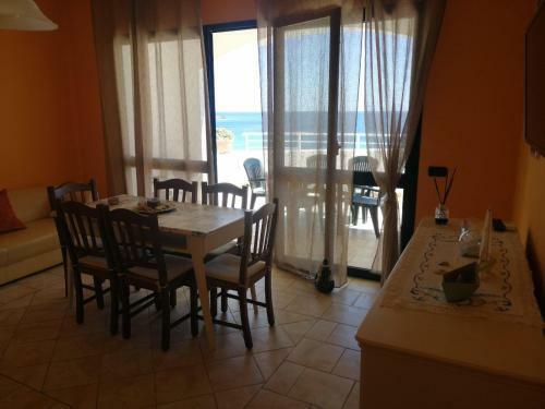 Attico Con Terrazza Fronte Mare