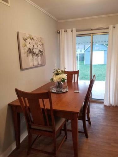 *new*entire Home In Rose District*dine*shop*fun