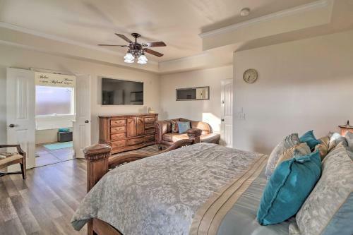 Spacious Broken Arrow Retreat Yard And Grill!