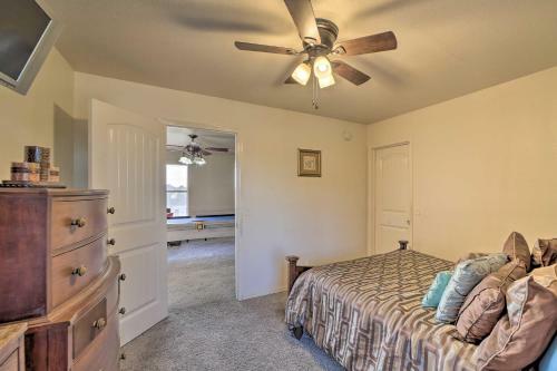 Spacious Broken Arrow Retreat Yard And Grill!