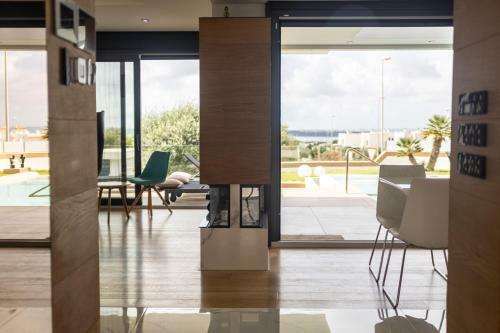 Gorgeous Newly Built Villa With 5 Bedrooms Pool