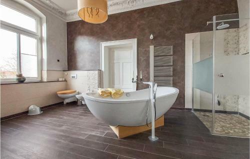 Awesome Apartment In Sondershausen W/ 2 Bedrooms