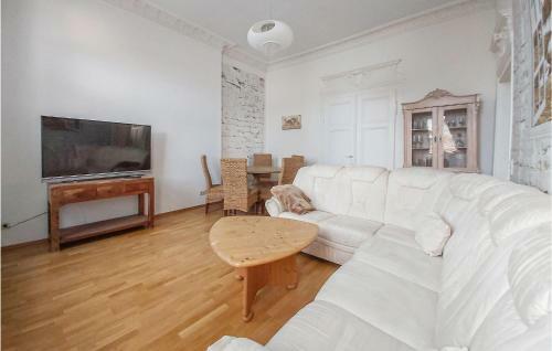 Awesome Apartment In Sondershausen W/ 2 Bedrooms