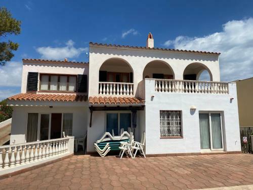 Villa In Calla Llonga With Sea Views - Sleeps 8