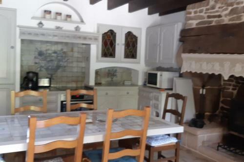 Maison Familiale Et Typique En Bretagne