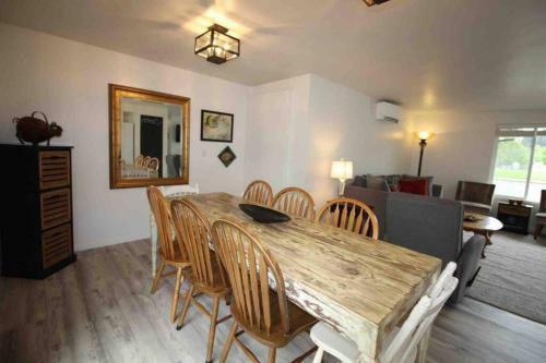 Cheerful 3 Bedroom On A Park 10 Miles From Eugene