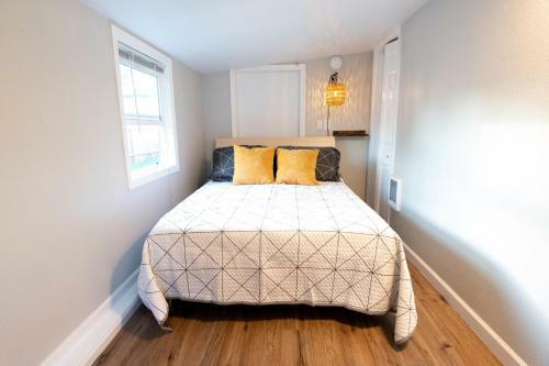 Newly Updated Cute Bungalow Eugene Home