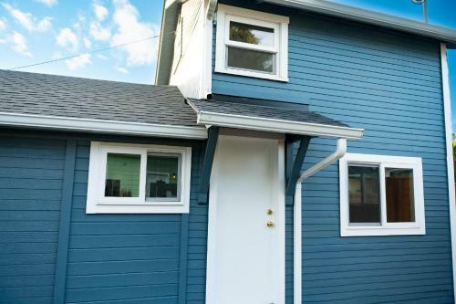 Newly Updated Cute Bungalow Eugene Home