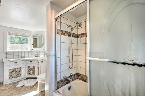 Cozy Grants Pass Home, Walk To Riverside Park