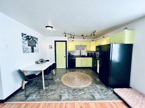 Mirror Lake Pet Friendly Walk To Lake And Dwtn Full Kitchen
