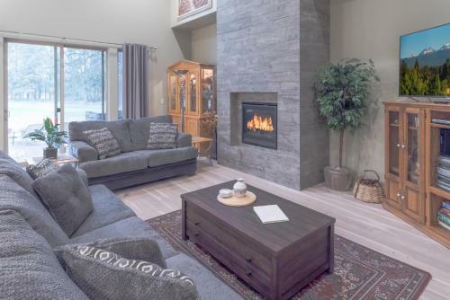 Pine Post Lodge