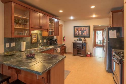 Columbia Cottage