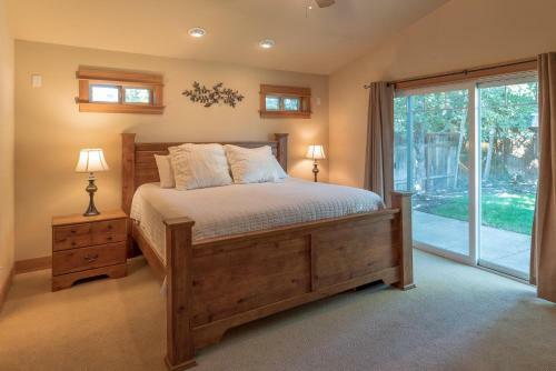 Columbia Cottage
