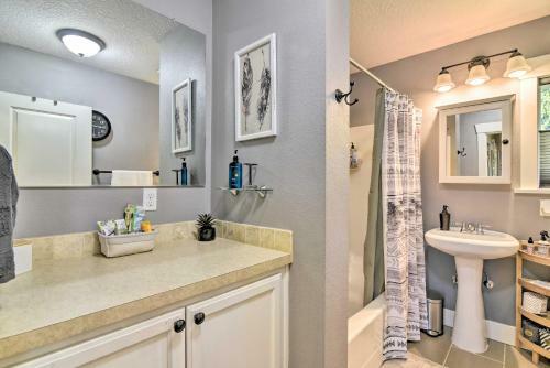 Charming Portland Home, Walk To Light Rail!