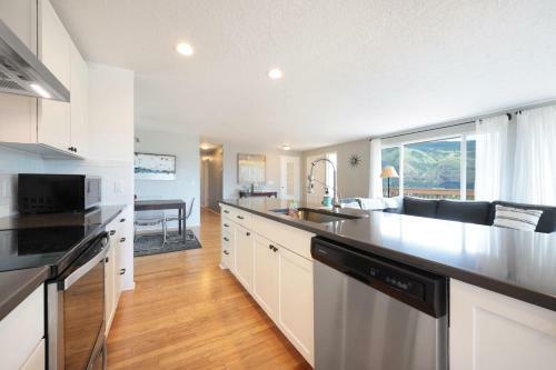 Point Lyle Home